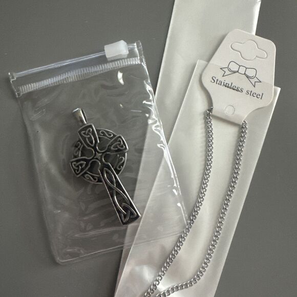 Cross Celtic Pendant Stainless Steel Renaissance Traditional Trinity Irish Gift - Picture 5 of 5